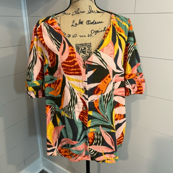 Tropical Print Button Front Short Sleeve Top - Picture 1 of 8